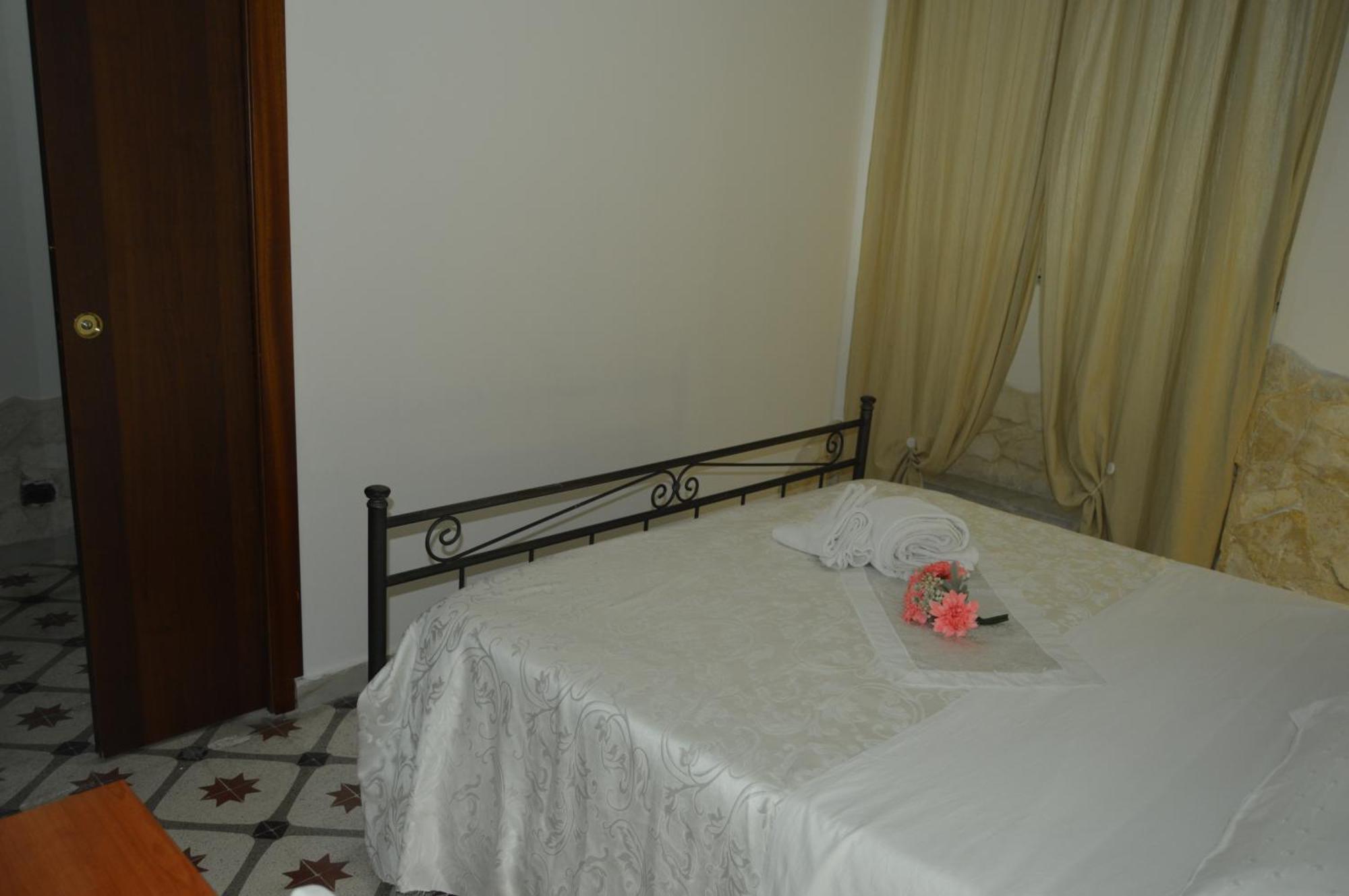 Bed And Breakfast Vecchio Porto Catánia Buitenkant foto